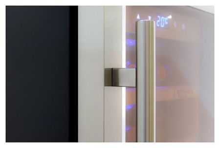 Шкаф винный Cold Vine C24-KBF2