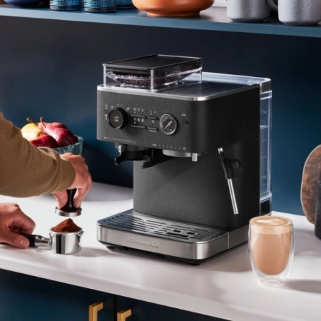 Полуавтоматическая кофемашина KitchenAid 5KES6551EBK черный чугун